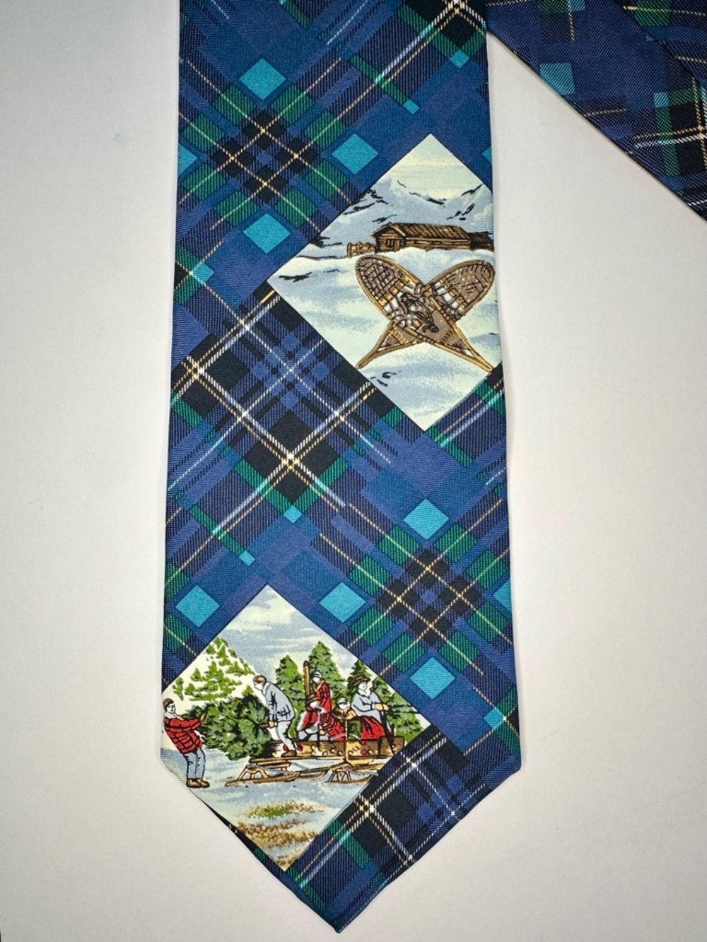 🎄Vintage CHAPS RALPH LAUREN Winter Holiday Scene Blue Classic Tie, 4”